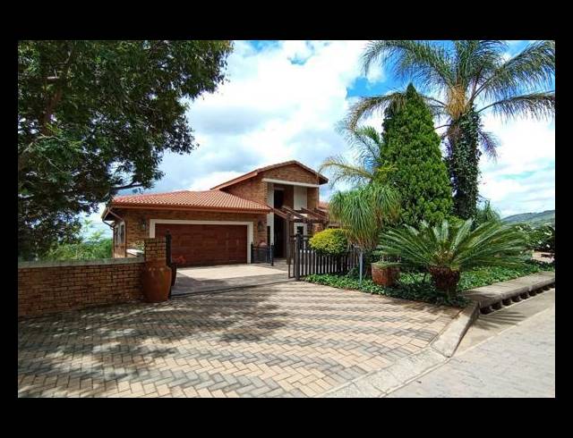 7 BEDROOM HOUSE FOR SALE IN FEATHERBROOKE ESTATE